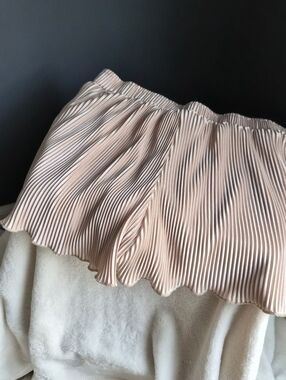 ​Waverles Champagne Pleated High Waist Shorts Recycled Polyester Lettuce Hem Med